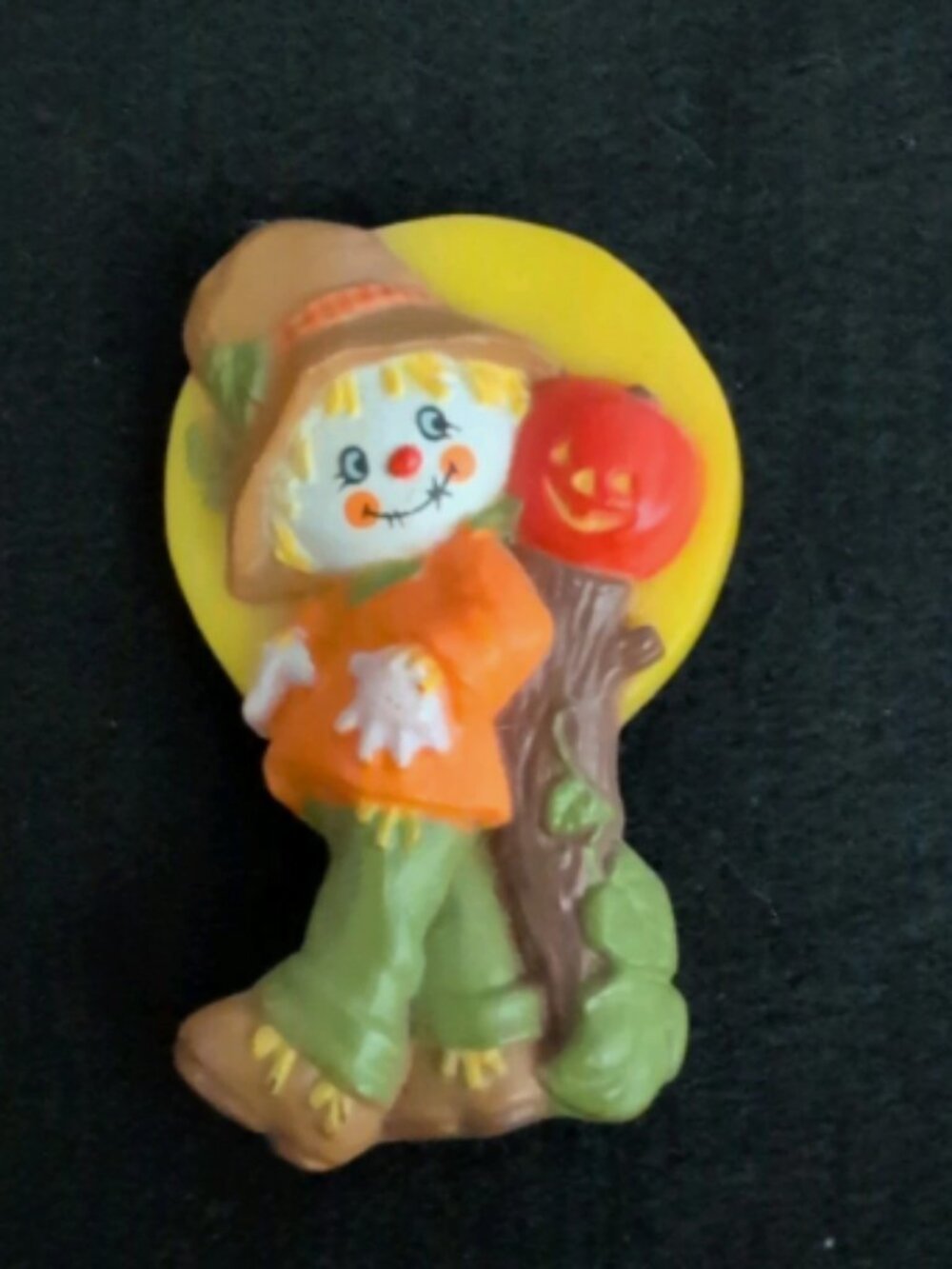 Hallmark Fall Halloween Plastic Lapel Pin Scarecrow & Jack-o-Lantern 1976